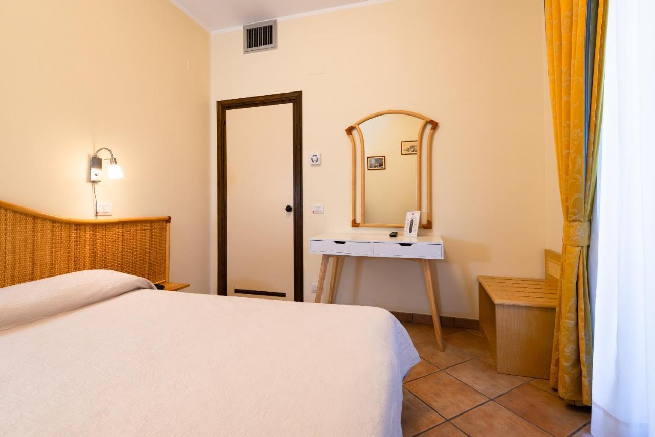 Hotel Il Ceppo Agropoli Esterno foto