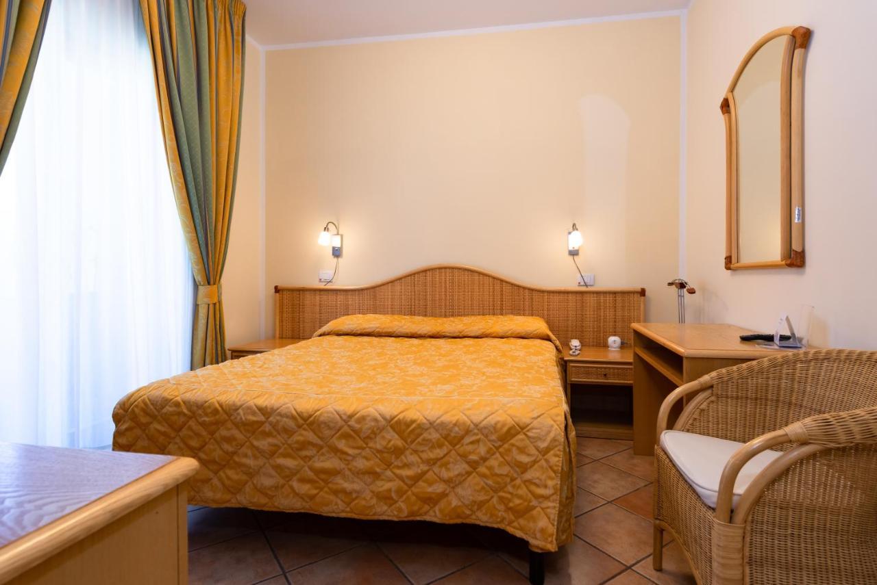 Hotel Il Ceppo Agropoli Esterno foto