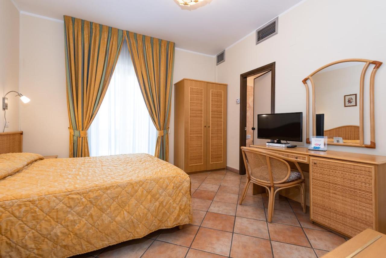 Hotel Il Ceppo Agropoli Esterno foto