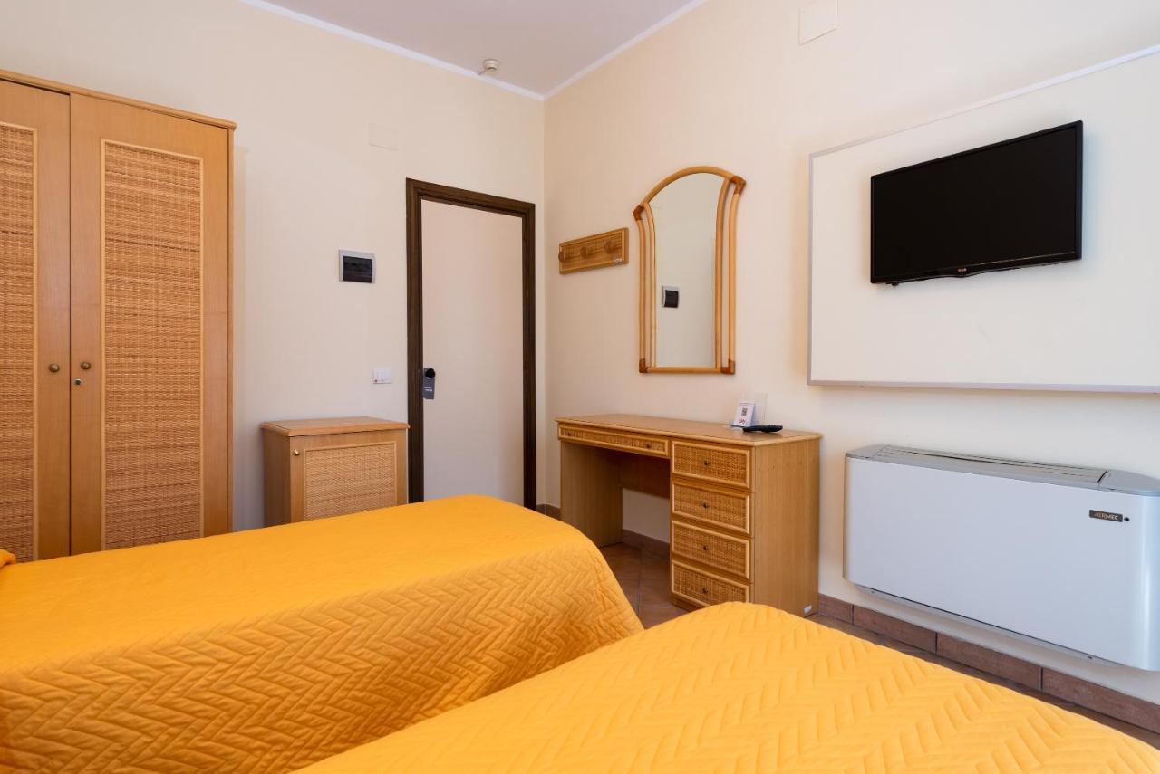 Hotel Il Ceppo Agropoli Esterno foto