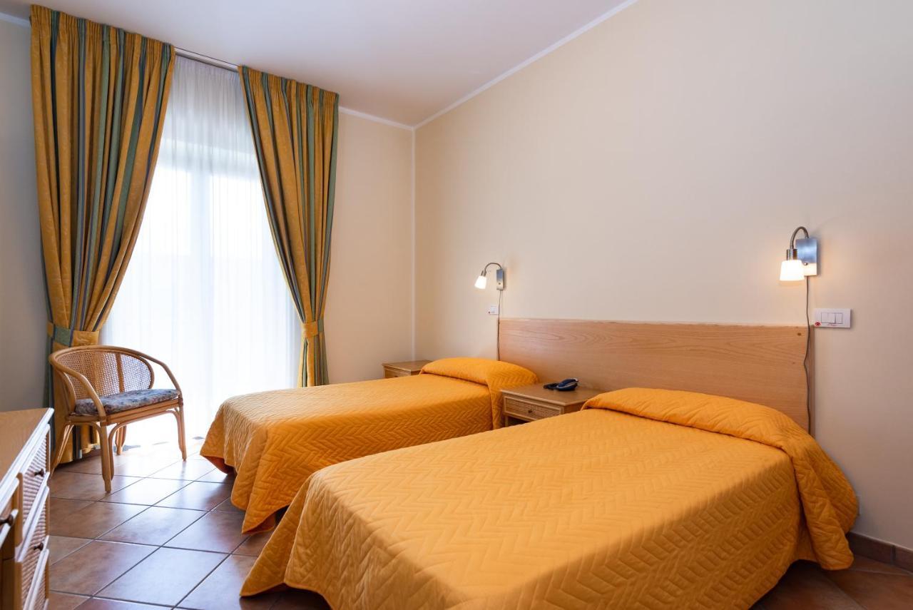 Hotel Il Ceppo Agropoli Esterno foto