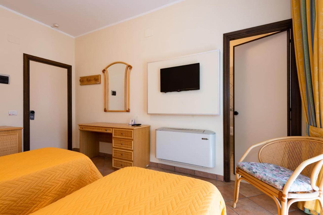 Hotel Il Ceppo Agropoli Esterno foto