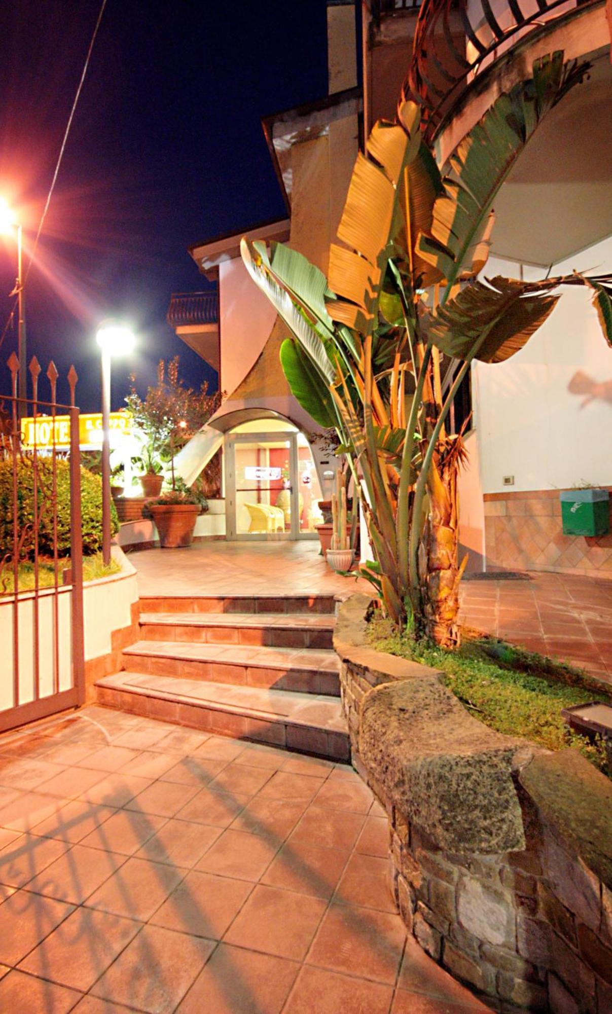 Hotel Il Ceppo Agropoli Esterno foto